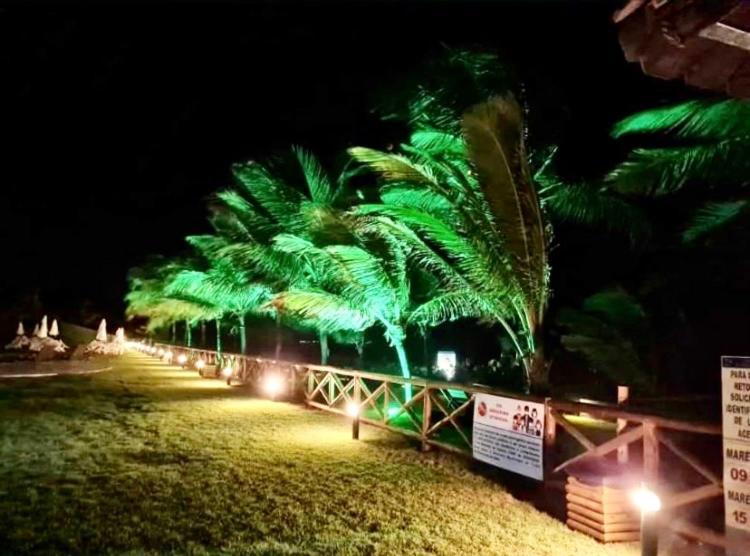 Ferienwohnung Temporada Pe Na Areia Guarajuba Exterior foto